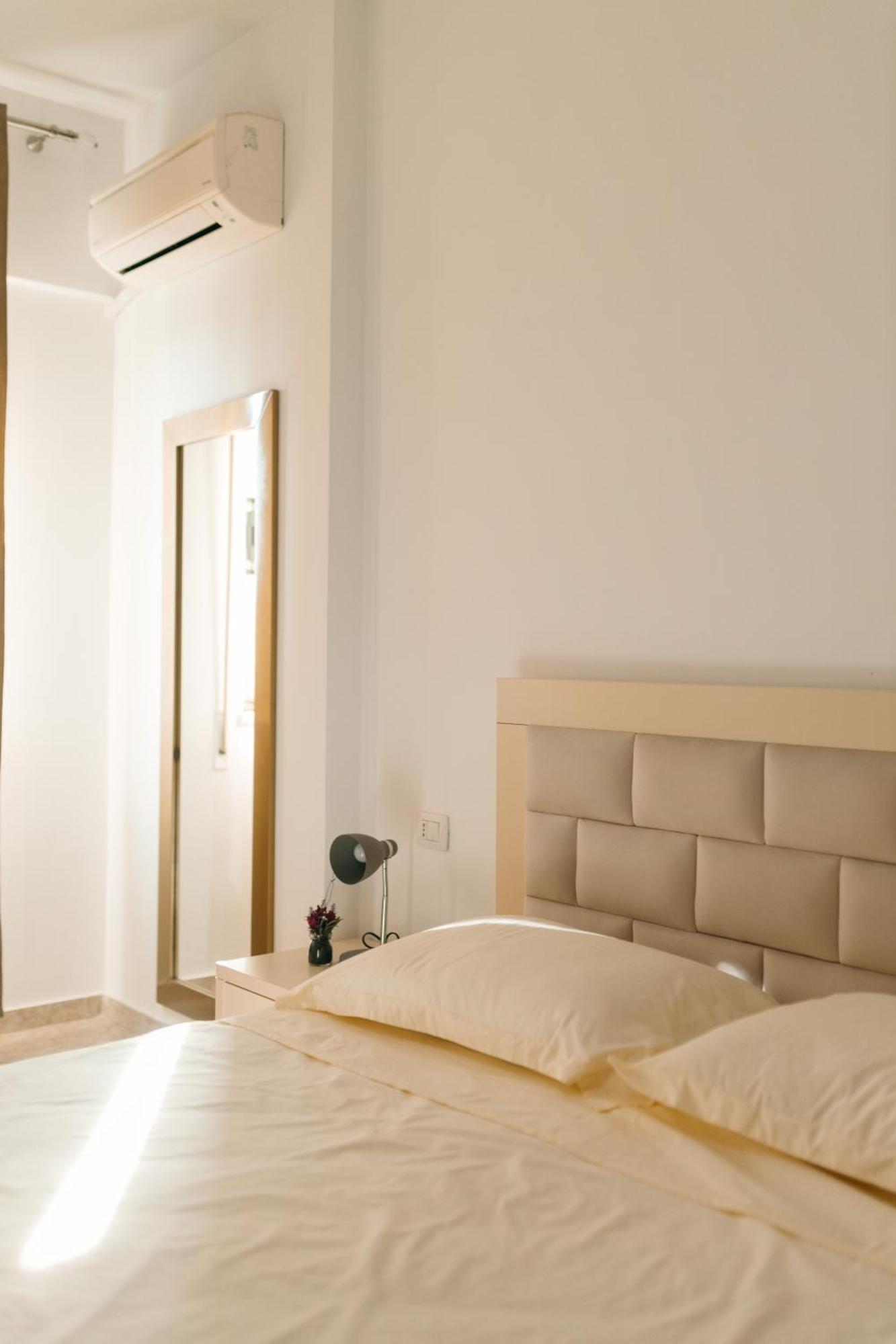 Rs Place 1-Bedroom Apartment Tirana Exterior foto